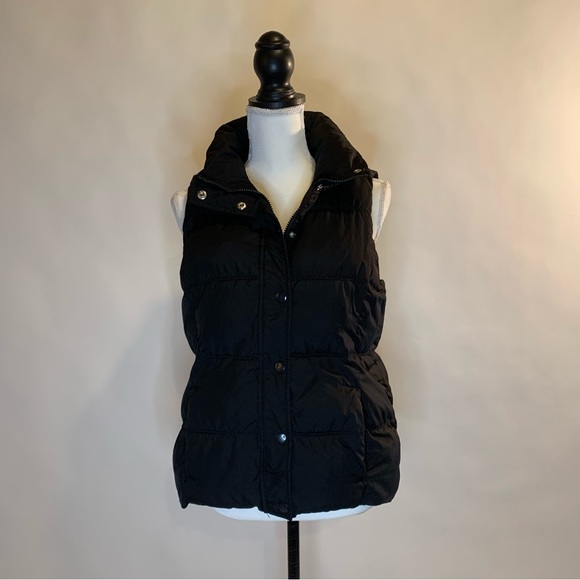 Old Navy Black Puffer Vest with Pockets Size Medium - Picture 16 of 16